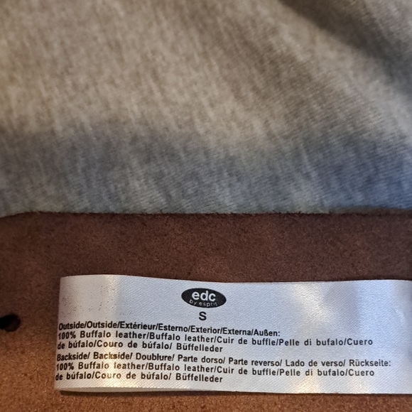 Elegant Brown Leather Belt with Silver Buckle - Picture 4 of 5